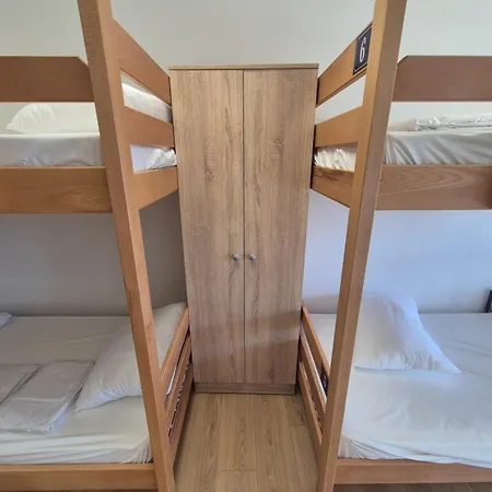 Adriamont - & Coworking Hostel